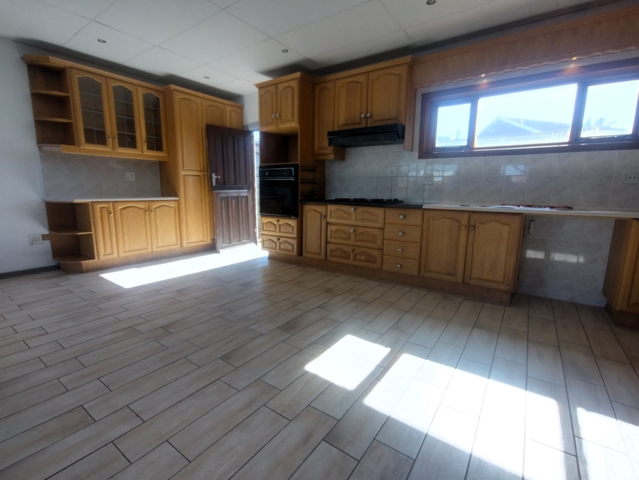 5 Bedroom Property for Sale in Kabeljauws Eastern Cape